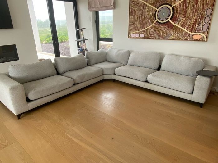 Modular corner sofa