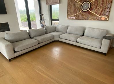 Modular corner sofa