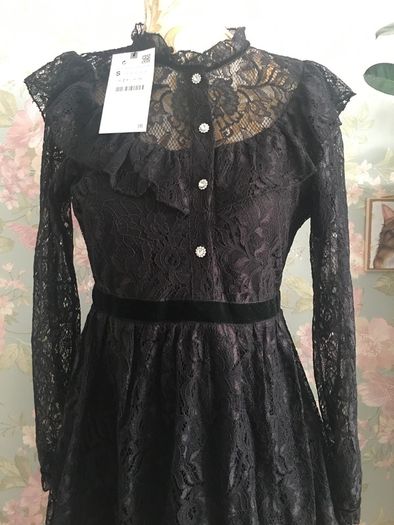 Zara lace mini dress, new, size S