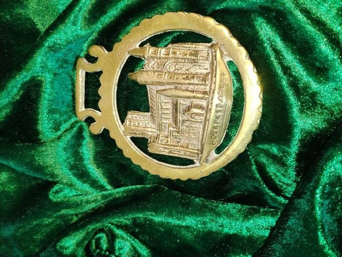Horse medallions