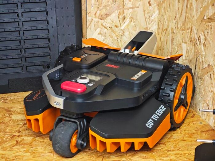 Sale!! Worx Landroid Vision L1600 WR216E Robot Mower - Complete Kit!