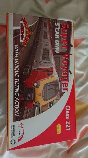 Bachmann 32-625 Class 221 Virgin Super Voyager 5-Car DMU OO Gauge