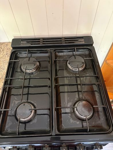Newworld Gas cooker
