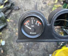 Equus oil temp and volt gauge