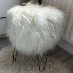 Bedroom set - stool, cushions, rug