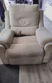 armchair Parker knoll electric recliner.Working Needs a clean.Free