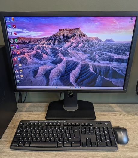 Fujitsu Esprimo P5010 Tower PC with Intel i7 10th Gen CPU 16GB DDR4 24" LCD Windows 11 & Office 2024 Pro, 1TB NVMe, Wifi, Bluetooth