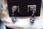 Handmade stud earrings,Black/Silver earrings