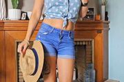 Short-sleeved blouse