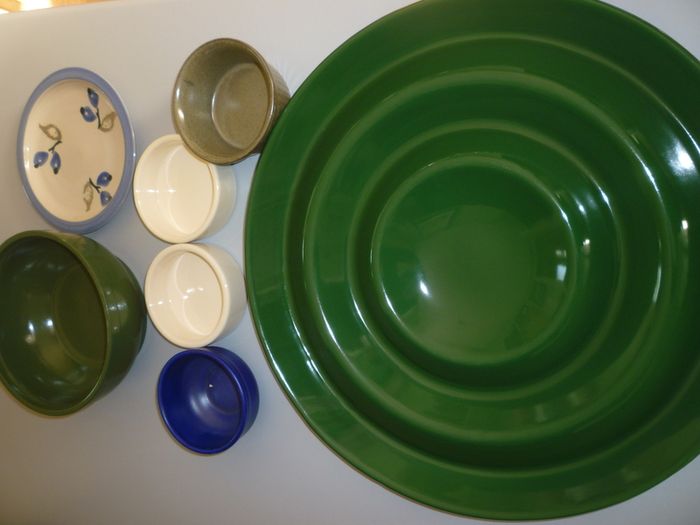 Giant Serving platter, Ramekins, Bowls, Dish. Plate. Moville. 8 ITEMS