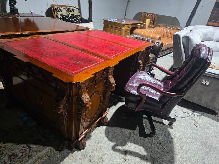 Thomas Chippendale Lions Head Carved Twin Pedestal Partner Desk+ chair+ table