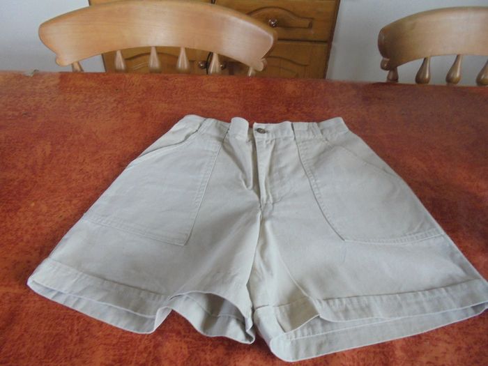 Beige Ladies Shorts for Sale