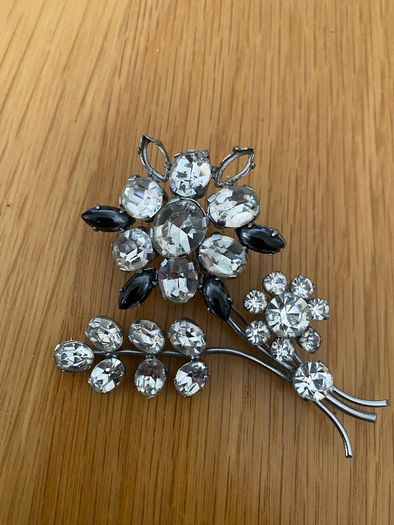 Old Diamante Broaches (3)
