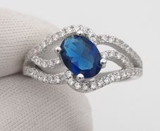 925 vintage sterling silver and CZ ring