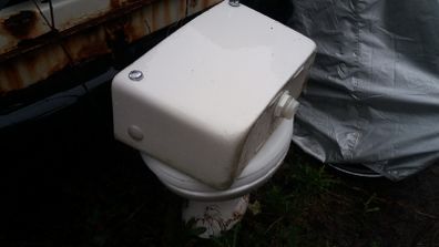 Low Level WC & Cistern