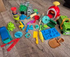 Play-Doh bits and pieces