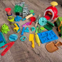 Play-Doh bits and pieces