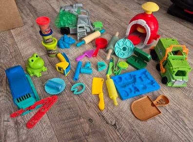 Play-Doh bits and pieces