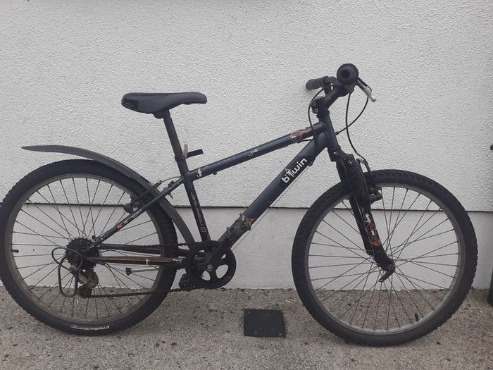 Boys bike 7-11 years old