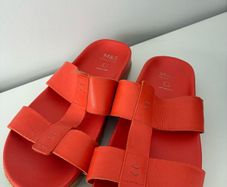 sandals size 5.5 W