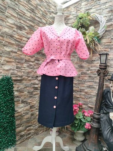 Vintage 1980s 50s style Pink Navy polkadot peplum dress Size M Postage included