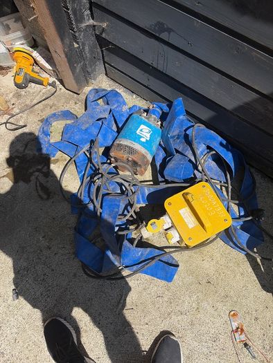 submersible pump