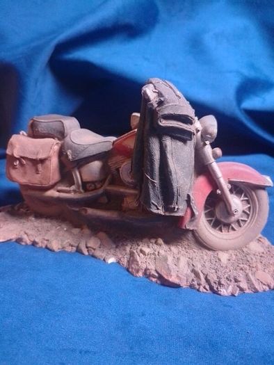Vintage Motorcycle Figurine Model Keypoint Collectible
