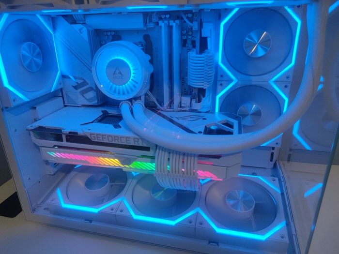 High-End Gaming PC - Ryzen 7 9800X3D - RTX 3080 - 32GB DDR5 - White Build - Like new