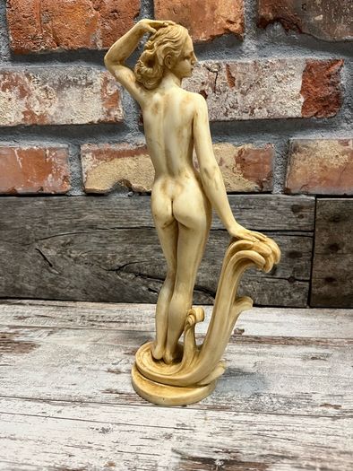 figurine