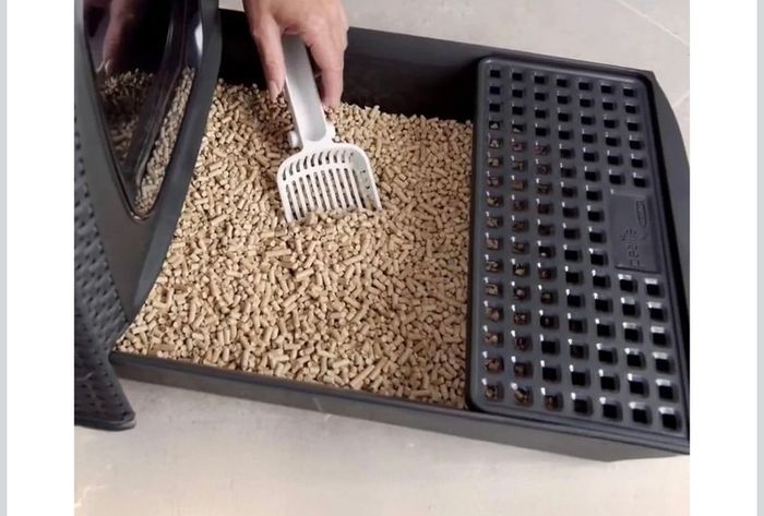 Enclosed Cat Litter Tray System - Curver  27 Litres