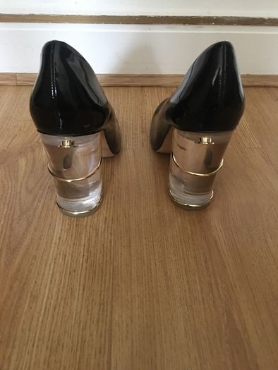 Zara leather patent courts. In good condition