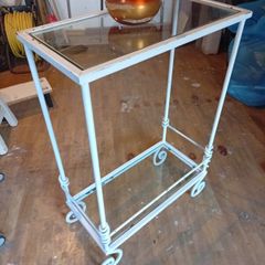iron display stand