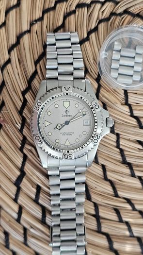 Zodiac Swiss Dive watch, reference 206.11.01 red dot 37mm