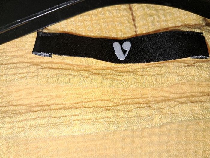 ladies yellow top size 26