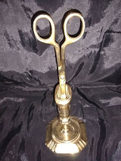 Queen Ann Style Candle Snuffer