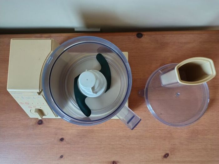 Vintage Philips Food Processor (HR 2374)