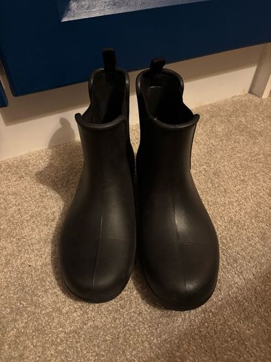Brand New Crocs Women's Freesail Chelsea Boots UK 3