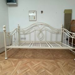 Cream Day Bed - Single