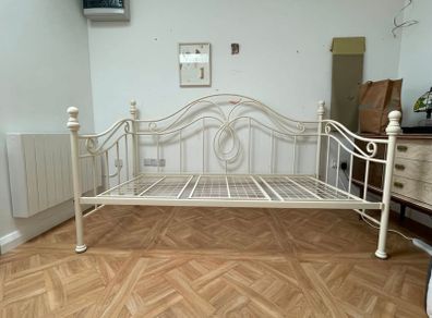 Cream Day Bed - Single