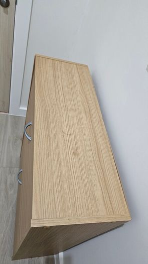 Shoe cabinet with 3 compartments