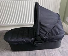 Baby jogger carrycot / bassinet for double buggy