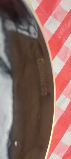 Vintage Guinness arklow ashtray ,collectors item,,hard to come by ,with smoking bans and arklow  gone out of business,,sold as seen ,see pictures for condition,