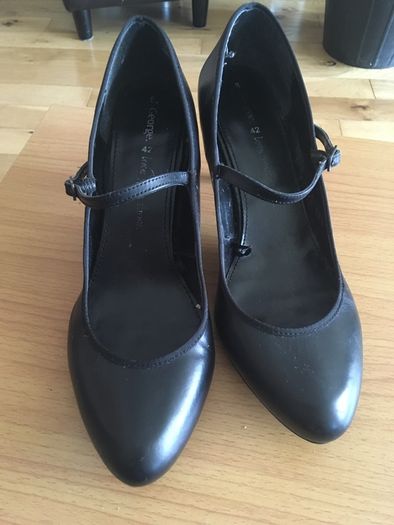 Ladies shoes