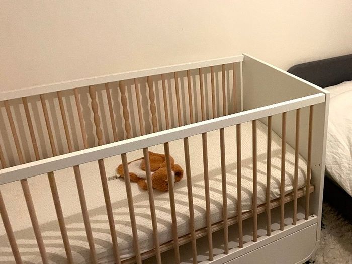 IKEA MYLLRA Cot with large drawer in white - Excellent Condition
