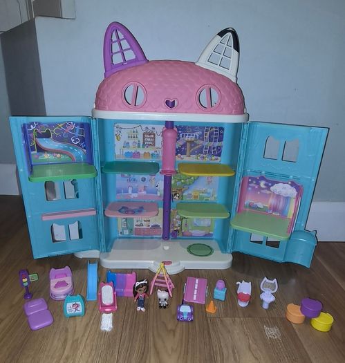 Gabby doll house