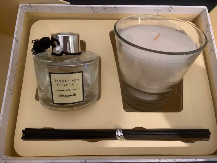 Tipperary Crystal scented candle and diffuser set. Honeysuckle