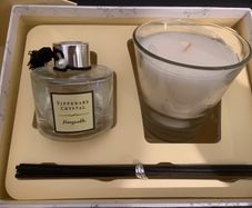 Tipperary Crystal scented candle and diffuser set. Honeysuckle