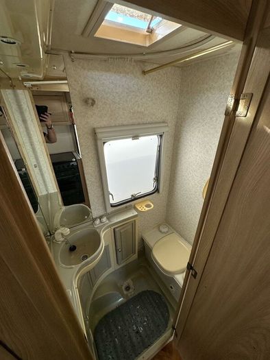 5 berth lunar caravan