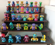 Fings Figures approx 4 cms produced by Topps Rare Figures Set From 2010 Discontinued 1 Year Later  #7
