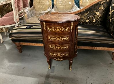 Very nice quality locker or occasional table